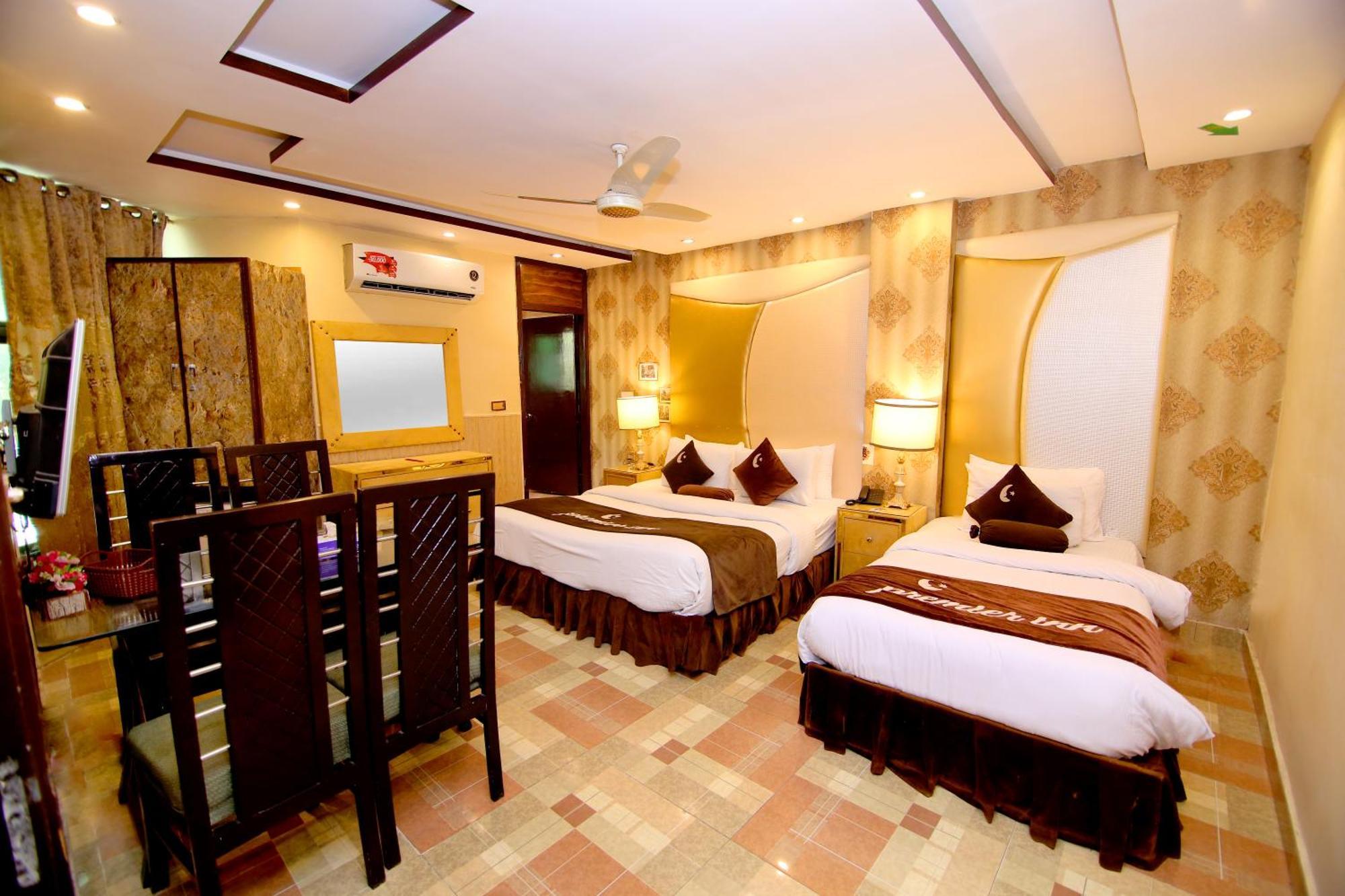 Premier Inn Gulberg Lahore Buitenkant foto