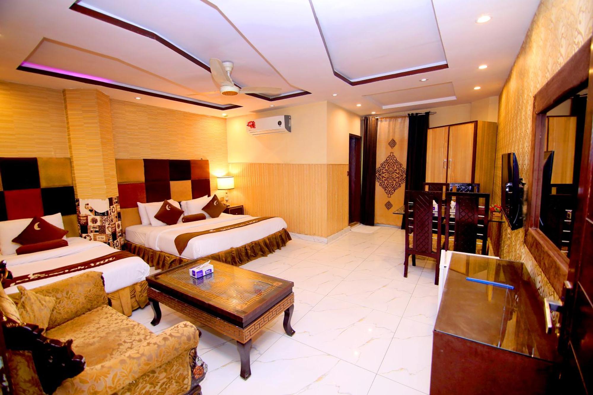 Premier Inn Gulberg Lahore Buitenkant foto