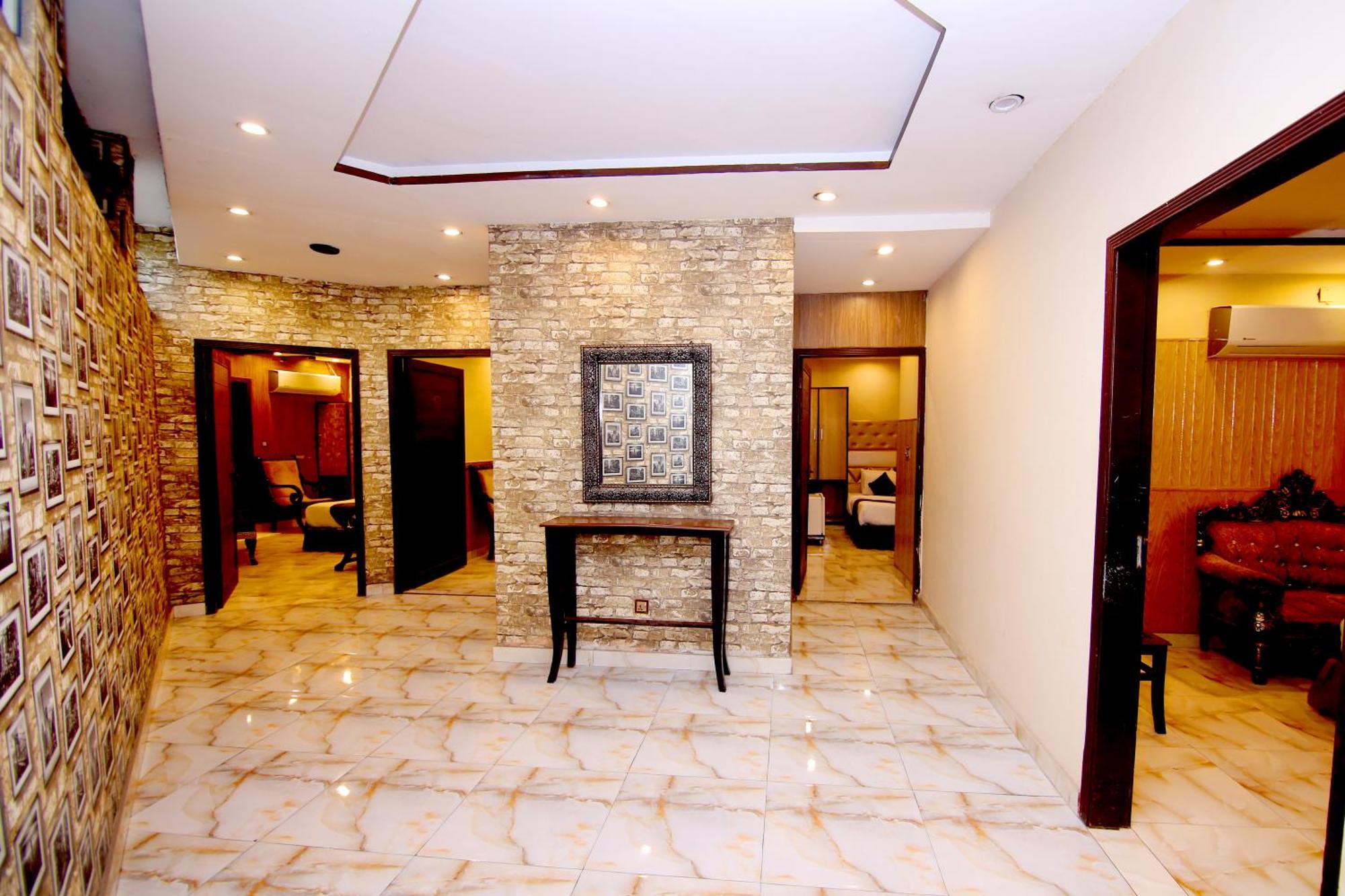 Premier Inn Gulberg Lahore Buitenkant foto