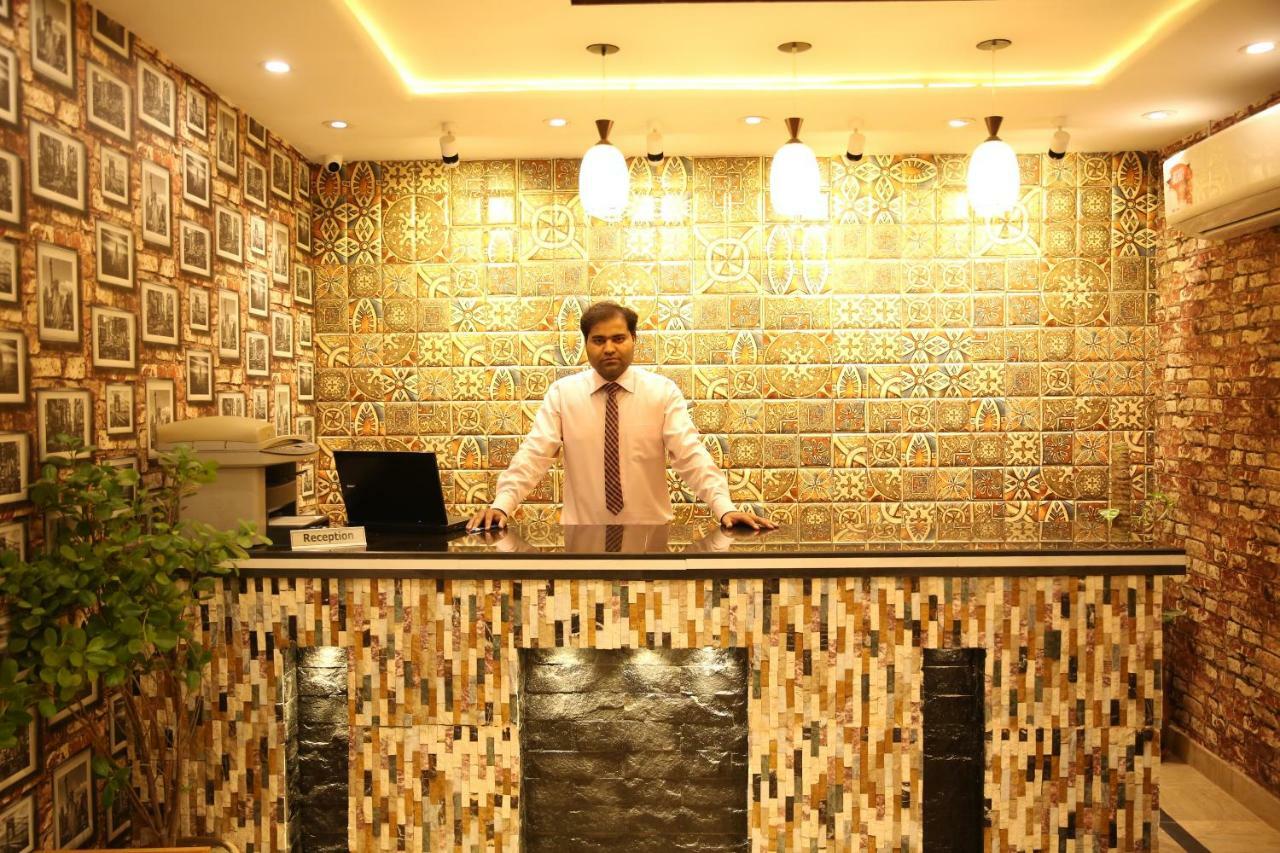 Premier Inn Gulberg Lahore Buitenkant foto