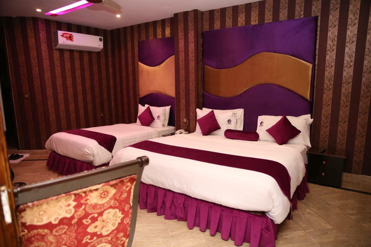 Premier Inn Gulberg Lahore Buitenkant foto