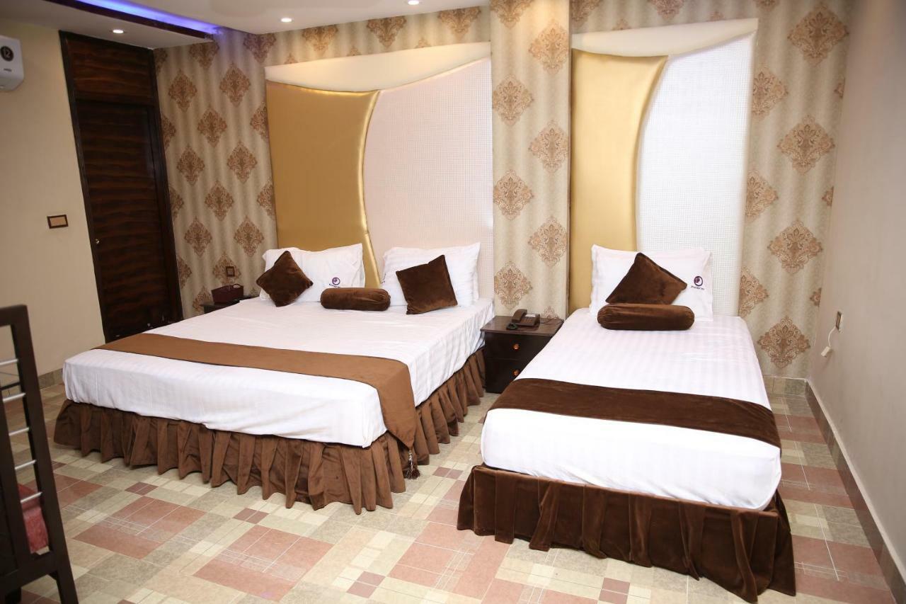 Premier Inn Gulberg Lahore Buitenkant foto