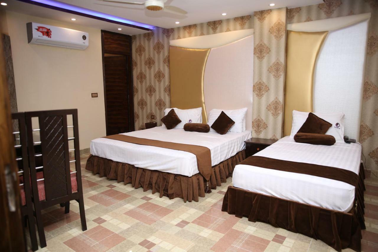 Premier Inn Gulberg Lahore Buitenkant foto