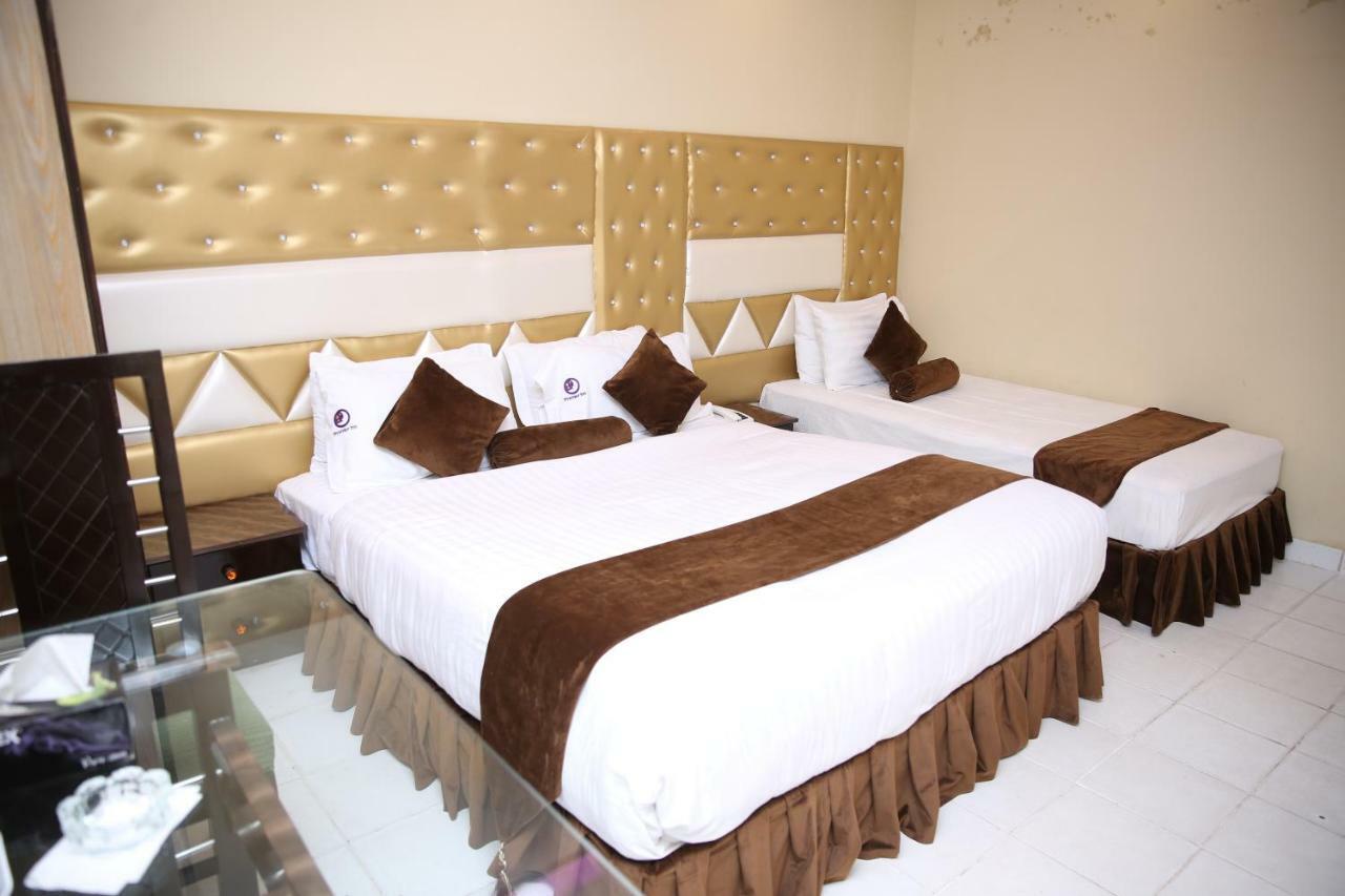 Premier Inn Gulberg Lahore Buitenkant foto