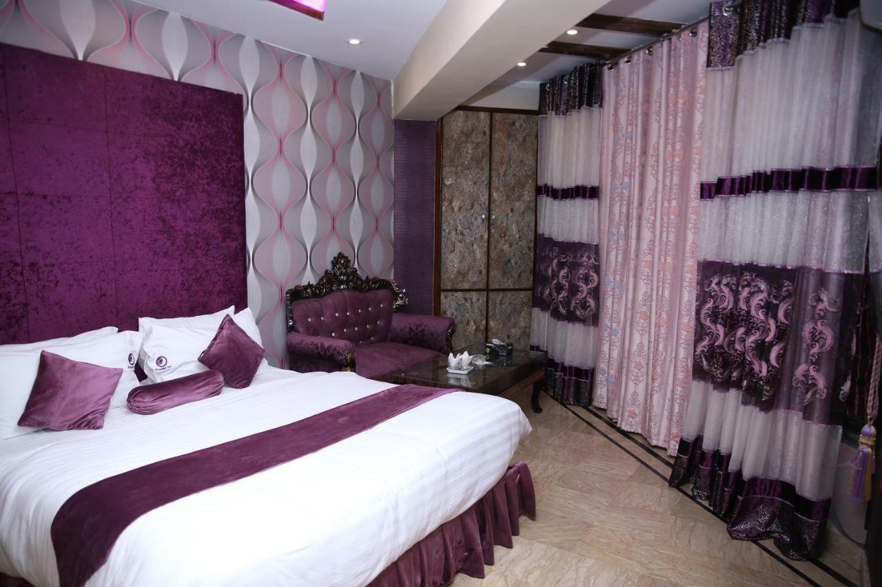 Premier Inn Gulberg Lahore Buitenkant foto